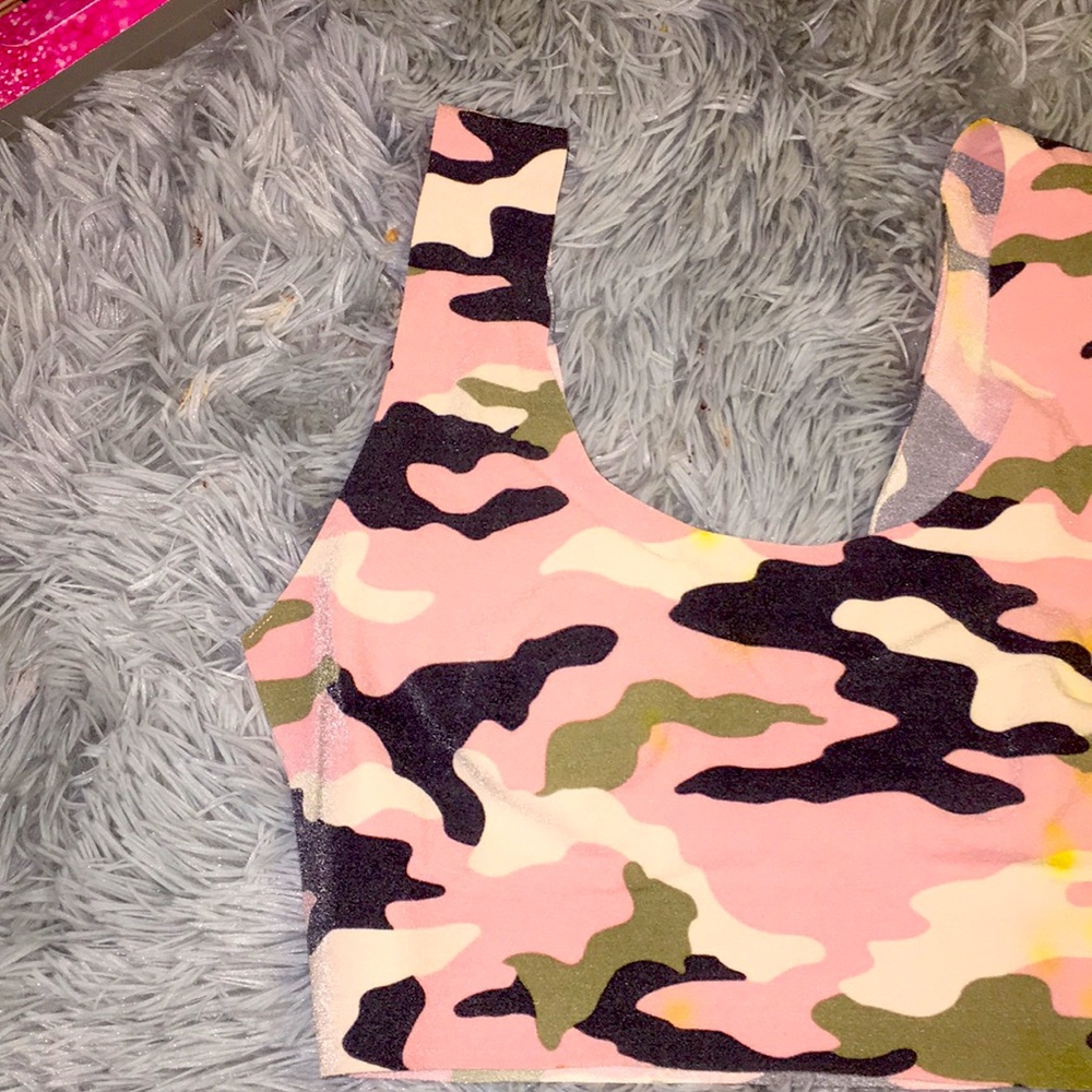 PINK sports bra 🤍